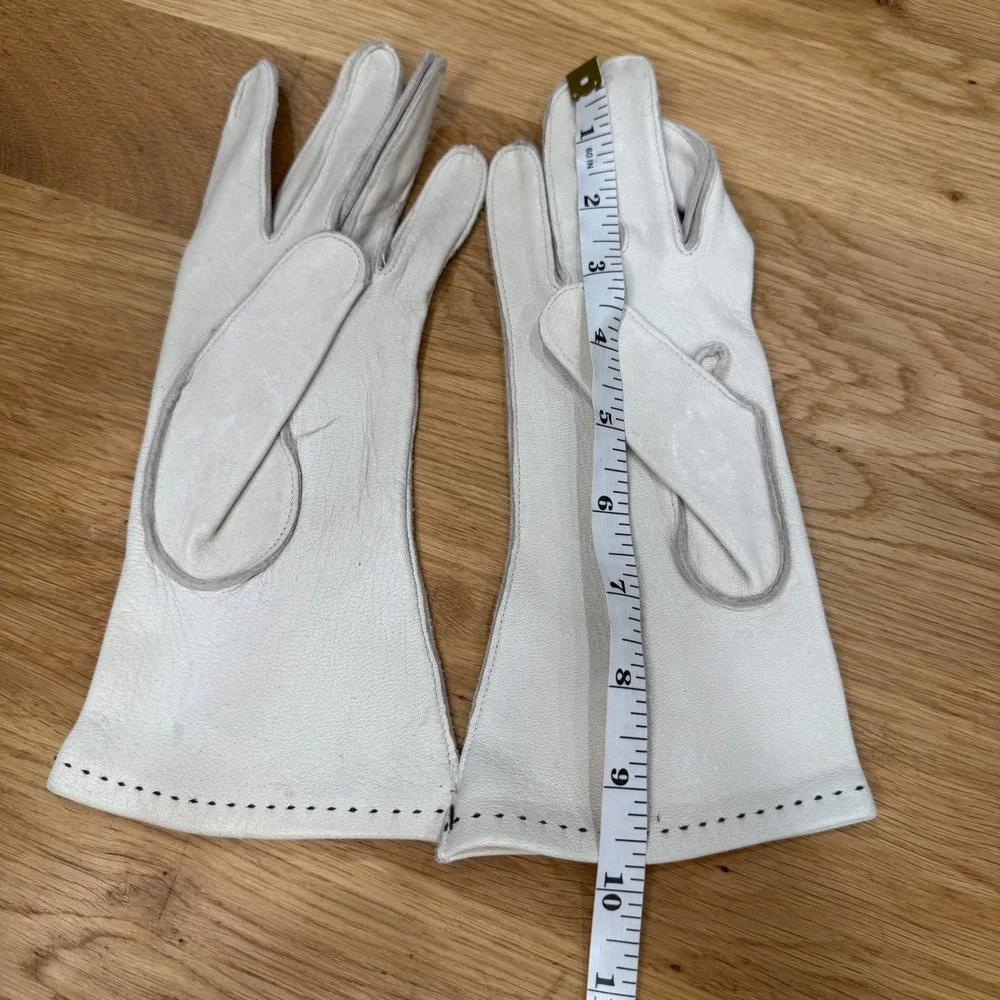Vintage White Leather Gauntlet Gloves Black Contrast Zigzag Stitch Mid Length